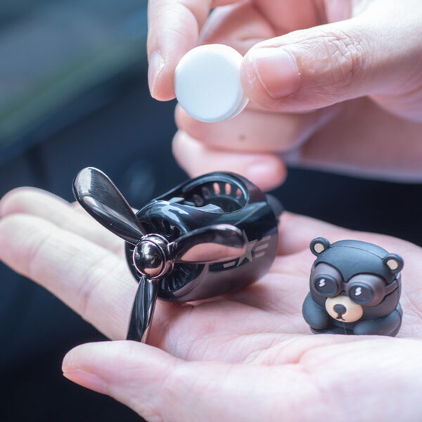 Hako Bear Airplane Car Aromatherapy Cartoon Cute Creative Little Black Bear Pilot Car Air Outlet Perfume - Image 3