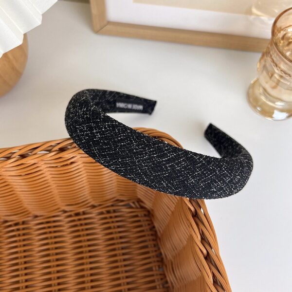 Retro style woolen plaid headband for women - Image 3