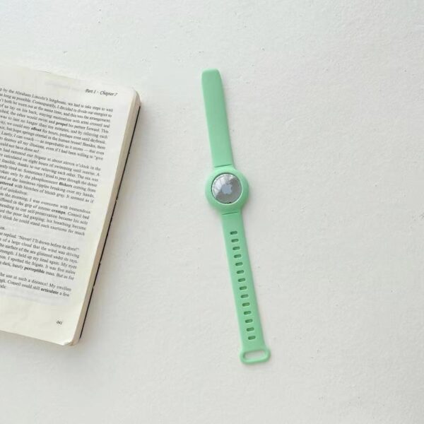 In stock new suitable Apple AirTag tracker anti loss watch with bracelet, liquid environmentally friendly silicone children's watch strap - Image 8