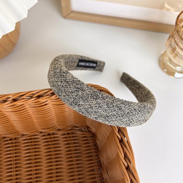 Retro style woolen plaid headband for women - Image 5