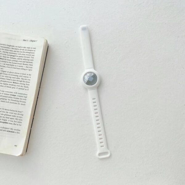 In stock new suitable Apple AirTag tracker anti loss watch with bracelet, liquid environmentally friendly silicone children's watch strap - Image 13
