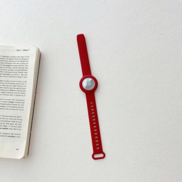 In stock new suitable Apple AirTag tracker anti loss watch with bracelet, liquid environmentally friendly silicone children's watch strap - Image 6