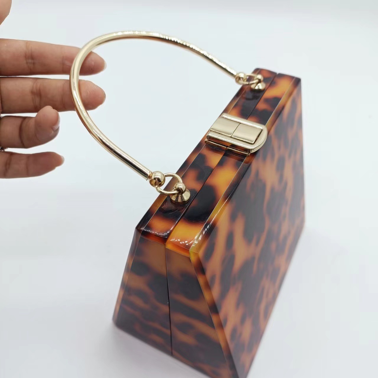 Leopard Print Acrylic Clutch Bag with Chain - Image 4